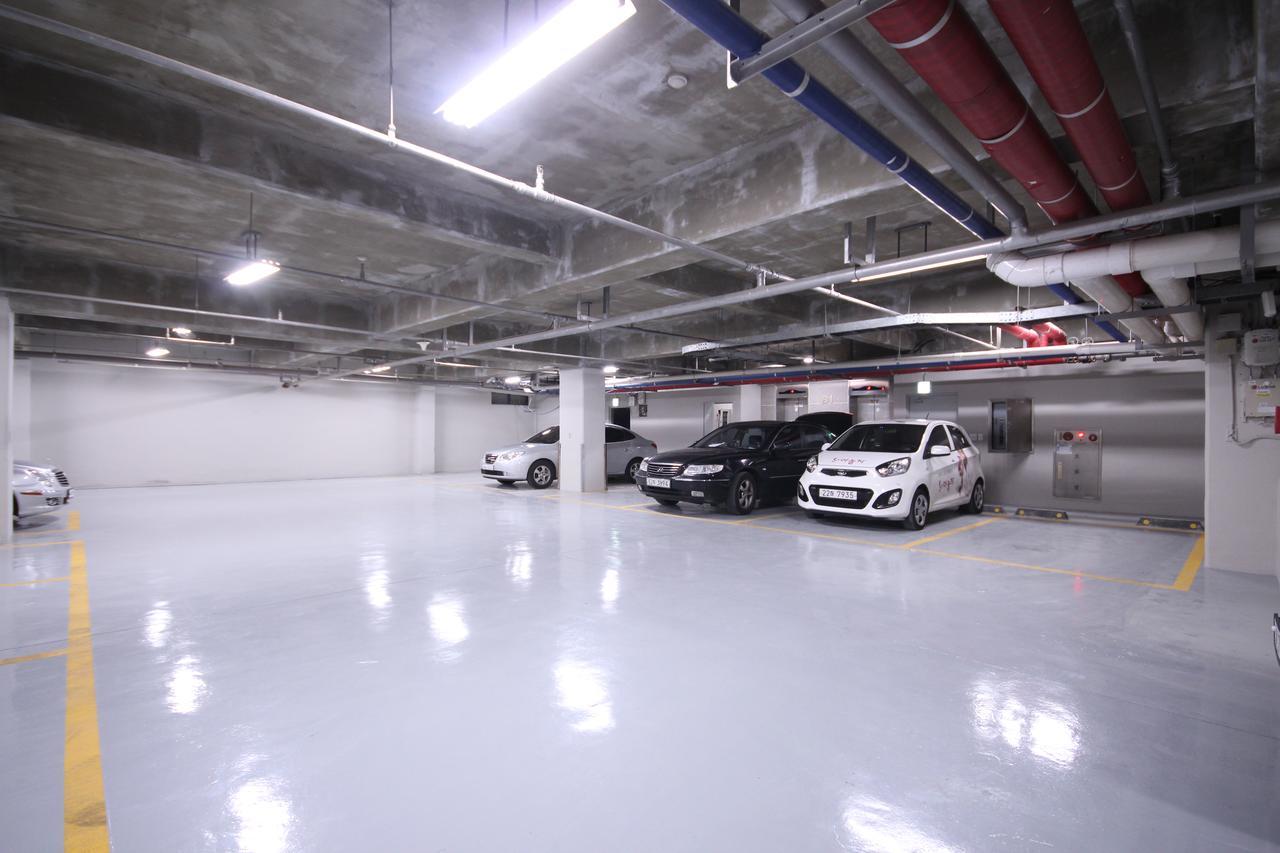 Mbn Hotel Changwon Extérieur photo