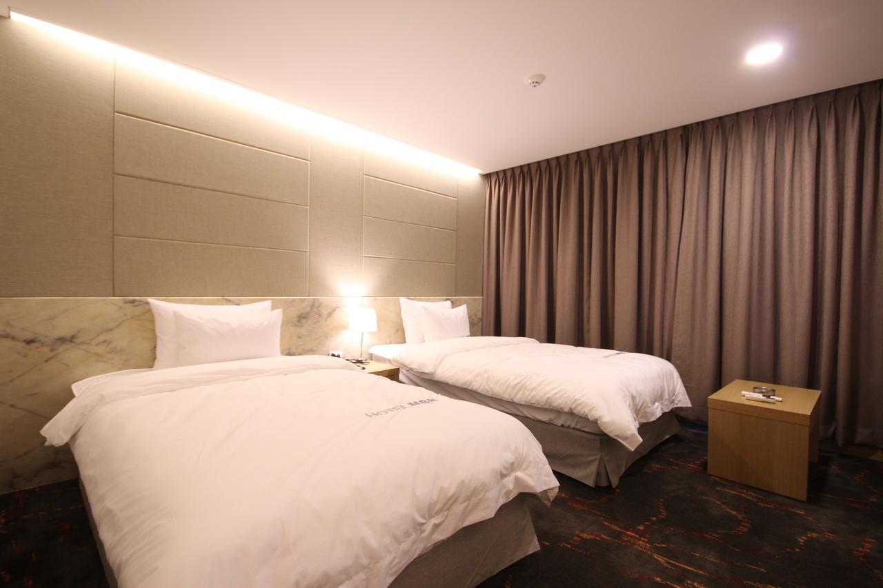 Mbn Hotel Changwon Extérieur photo