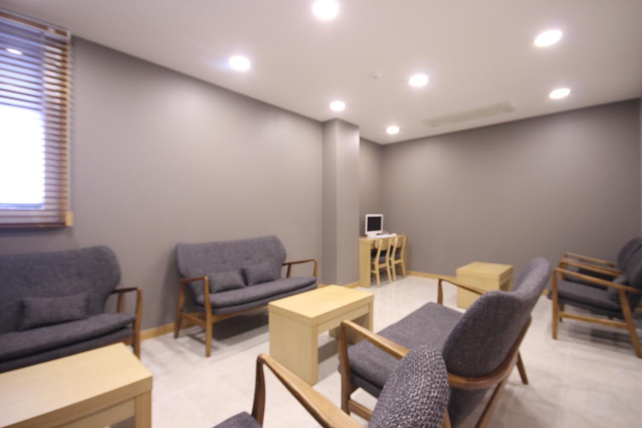 Mbn Hotel Changwon Extérieur photo