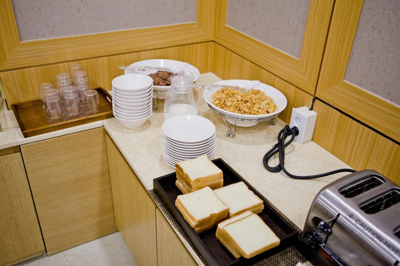 Mbn Hotel Changwon Extérieur photo