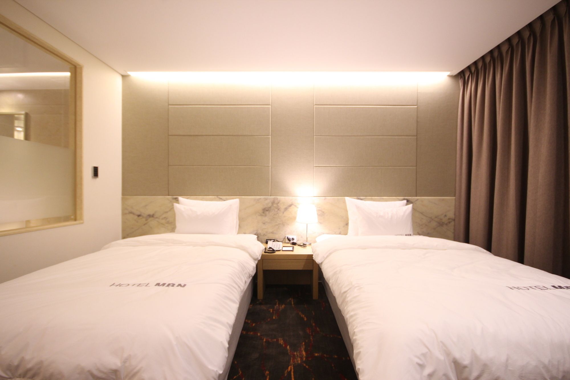 Mbn Hotel Changwon Extérieur photo