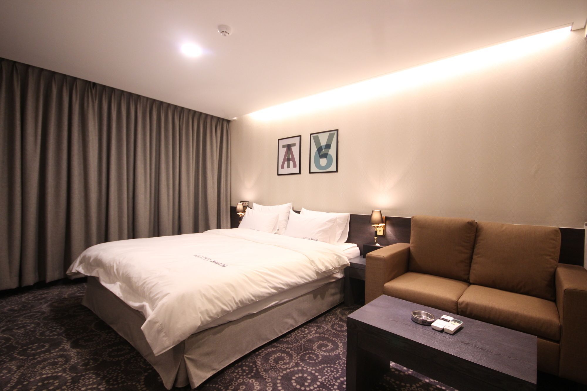 Mbn Hotel Changwon Extérieur photo